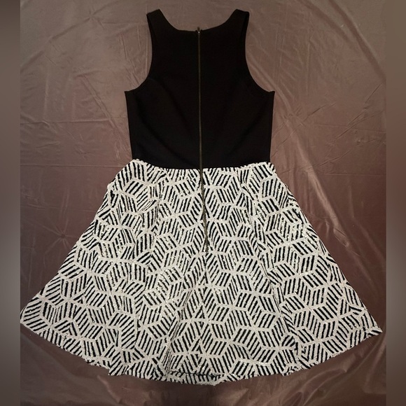 Eight Sixty Black/White Fit & Flare Midi Colorblock Dress w/ Sequin Skirt Small - Picture 3 of 9